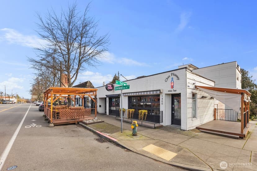 Property photo for 7116 Greenwood Avenue N #305, Seattle photo 23