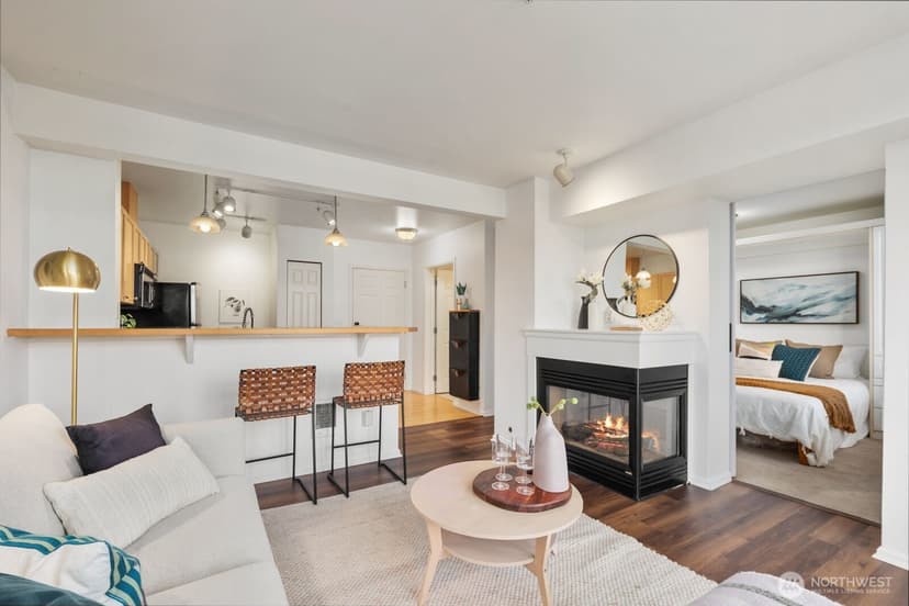 Property photo for 7116 Greenwood Avenue N #305, Seattle photo 11