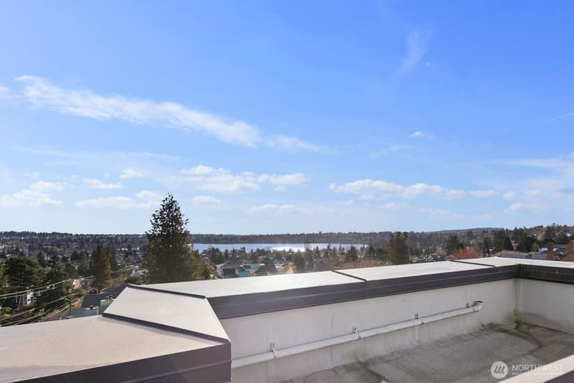 Property photo for 7116 Greenwood Avenue N #305, Seattle photo 19