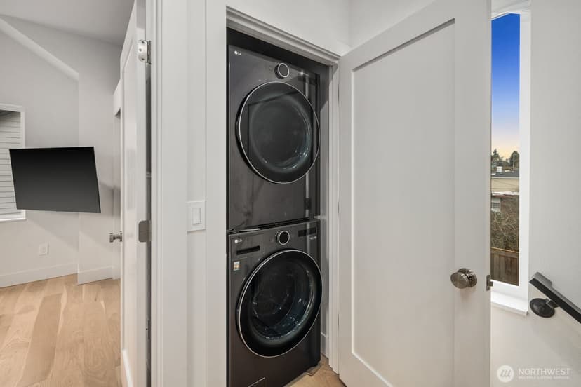 Property photo for 2211 17th Avenue S, Seattle photo 18