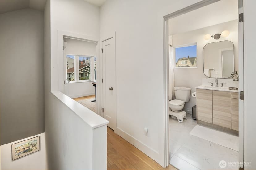 Property photo for 2211 17th Avenue S, Seattle photo 14