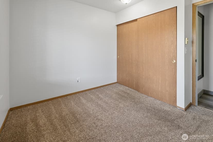 Property photo for 280 Blue Agate, Ronald photo 17