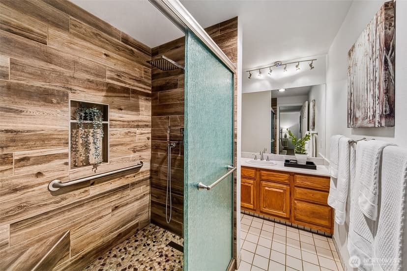Property photo for 16929 Inglewood Road NE #C305, Kenmore photo 16