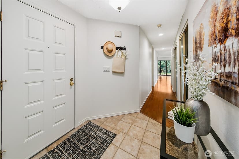 Property photo for 16929 Inglewood Road NE #C305, Kenmore photo 2