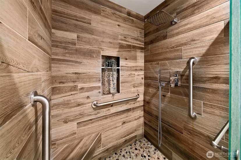 Property photo for 16929 Inglewood Road NE #C305, Kenmore photo 17