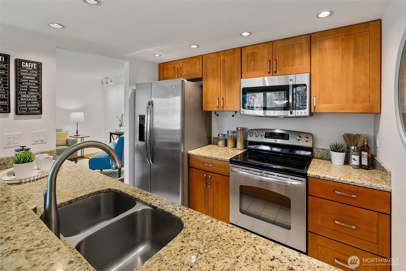 Property photo for 16929 Inglewood Road NE #C305, Kenmore photo 12