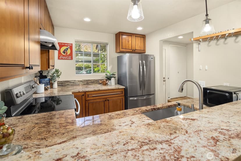 Property photo for 15600 116th Avenue NE #C3, Bothell photo 4