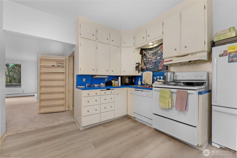 Property photo for 708 Warren Avenue N, Seattle photo 8