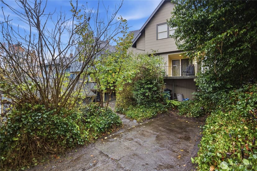 Property photo for 708 Warren Avenue N, Seattle photo 36