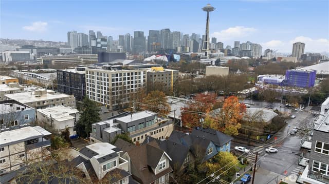 Property photo for 708 Warren Avenue N, Seattle photo 2