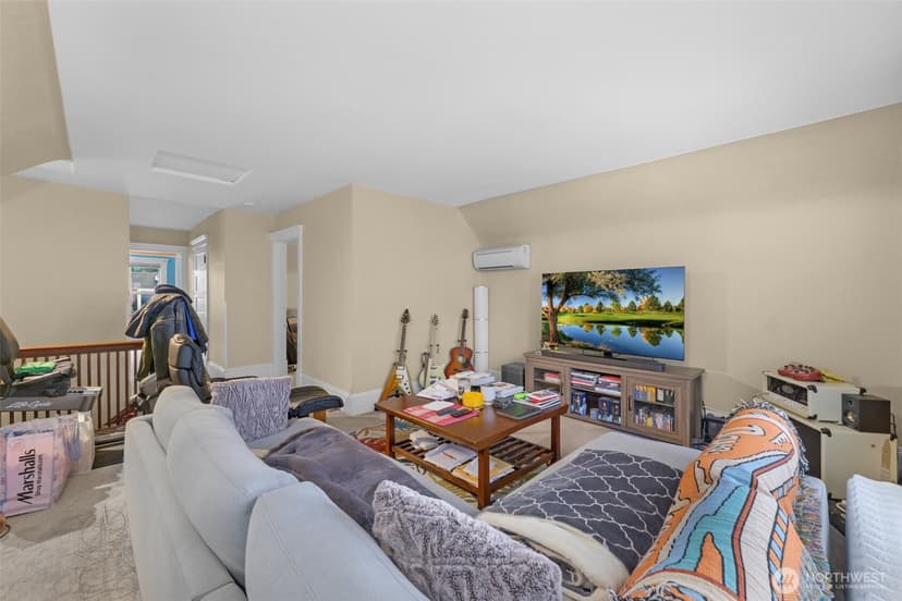 Property photo for 708 Warren Avenue N, Seattle photo 22