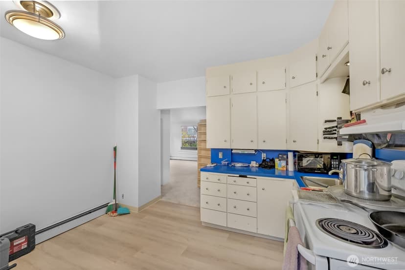 Property photo for 708 Warren Avenue N, Seattle photo 10