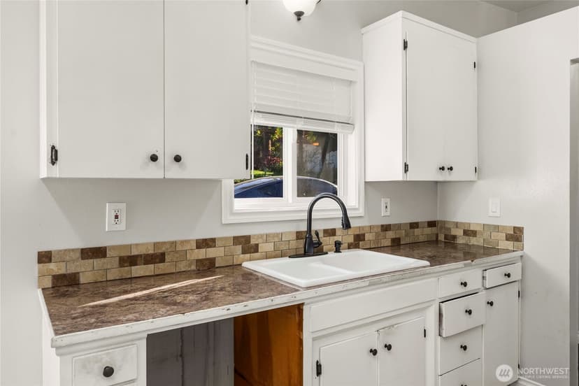 Property photo for 6502 21st Avenue NE, Tacoma photo 14