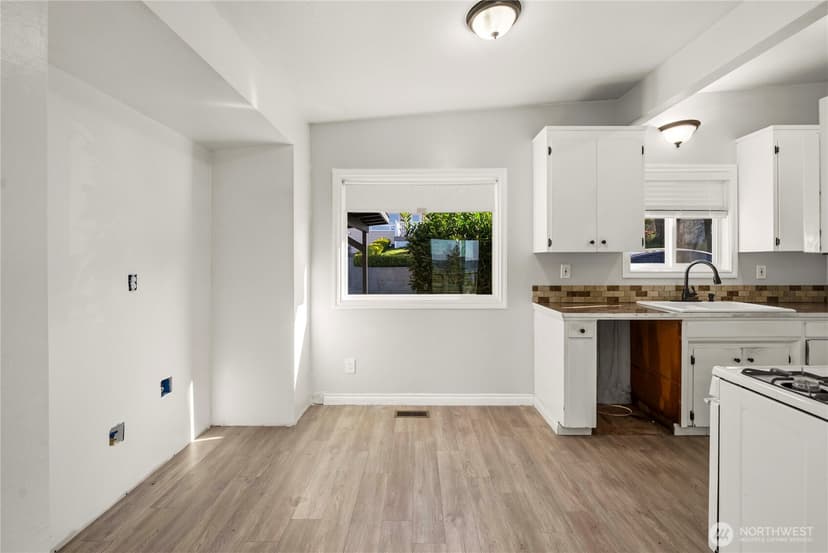 Property photo for 6502 21st Avenue NE, Tacoma photo 18