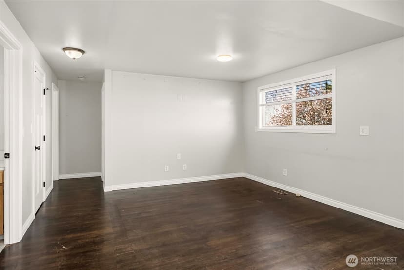 Property photo for 6502 21st Avenue NE, Tacoma photo 12