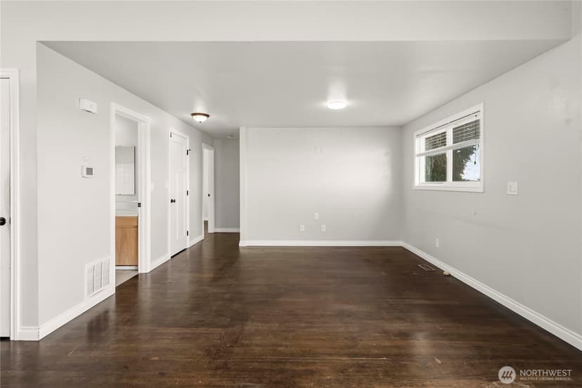 Property photo for 6502 21st Avenue NE, Tacoma photo 11