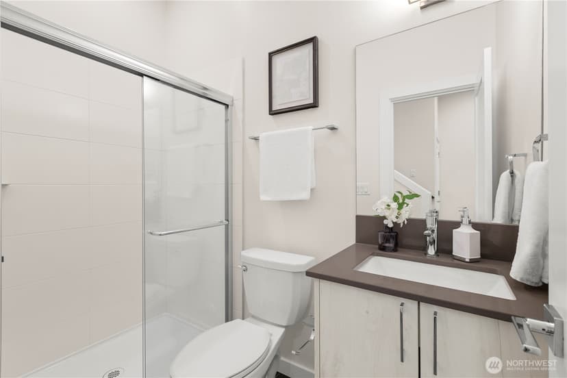 Property photo for 9518 Interlake Avenue N, Seattle photo 10