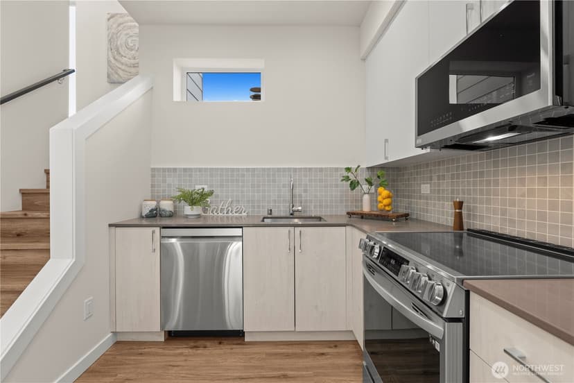 Property photo for 9518 Interlake Avenue N, Seattle photo 19