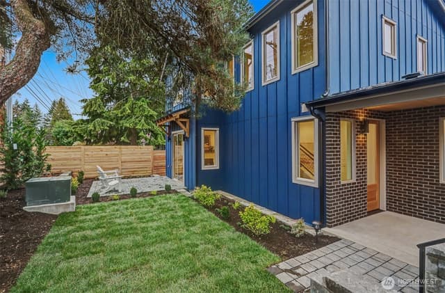 Property photo for 11247 108th Avenue NE, Kirkland photo 2