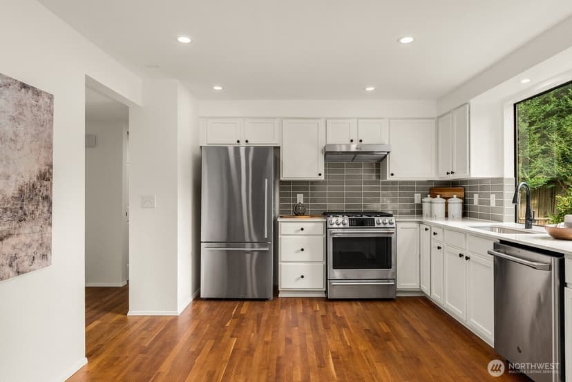 Property photo for 10703 NE 53rd Street, Kirkland photo 14