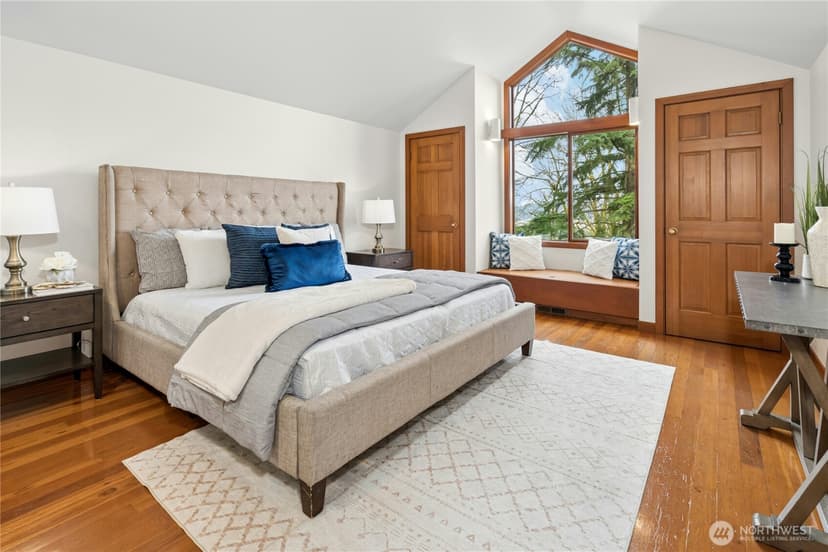 Property photo for 373 Mount Defiance Circle SW, Issaquah photo 17