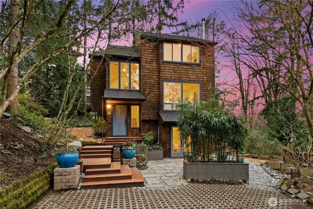 Property photo for 373 Mount Defiance Circle SW, Issaquah