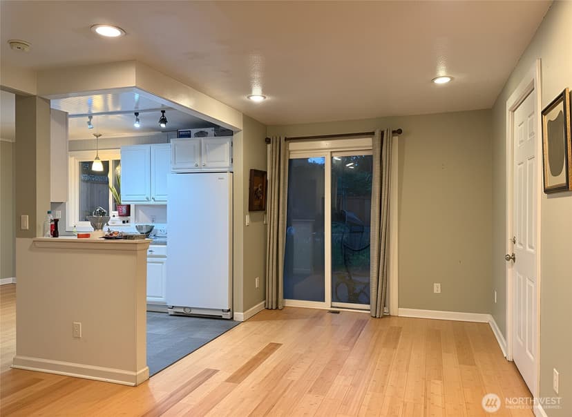 Property photo for 4547 150th Ave SE, Bellevue photo 6