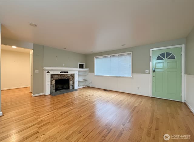 Property photo for 4547 150th Ave SE, Bellevue photo 3