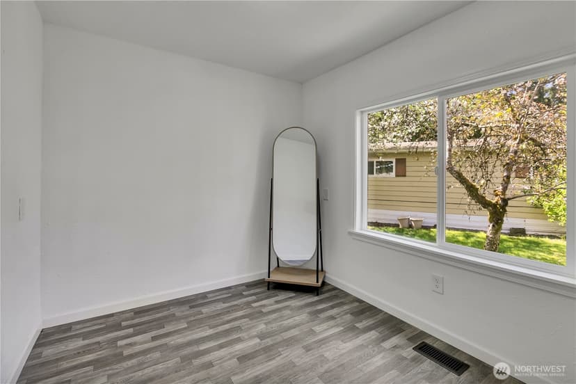 Property photo for 11517 155 Avenue SE, Renton photo 11