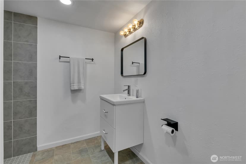 Property photo for 11517 155 Avenue SE, Renton photo 15