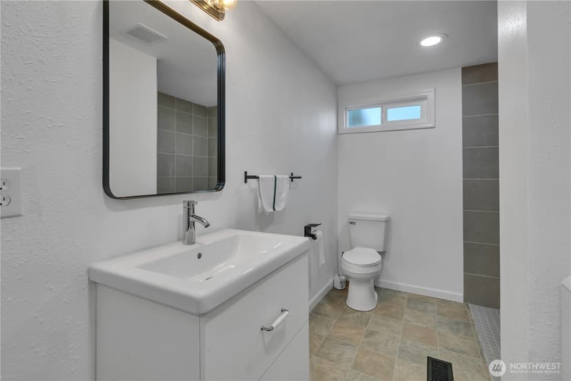 Property photo for 11517 155 Avenue SE, Renton photo 17