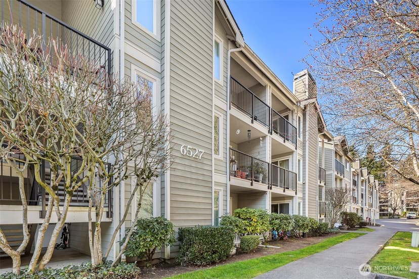 Property photo for 6527 200th Street SW #303, Lynnwood photo 14