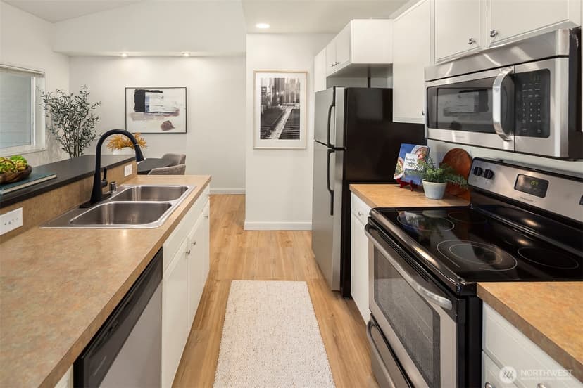 Property photo for 6527 200th Street SW #303, Lynnwood photo 3