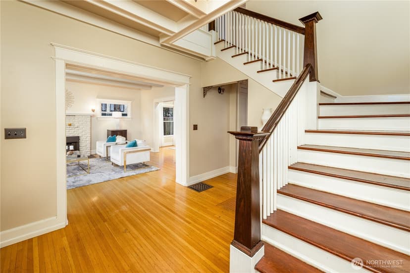 Property photo for 2343 Federal Avenue E, Seattle photo 6