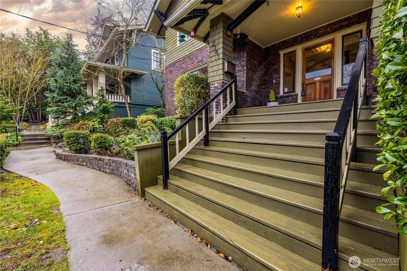 Property photo for 2343 Federal Avenue E, Seattle photo 3