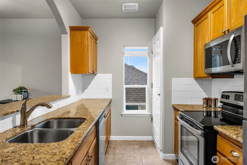Property photo for 2420 Grand Avenue #301, Everett photo 12