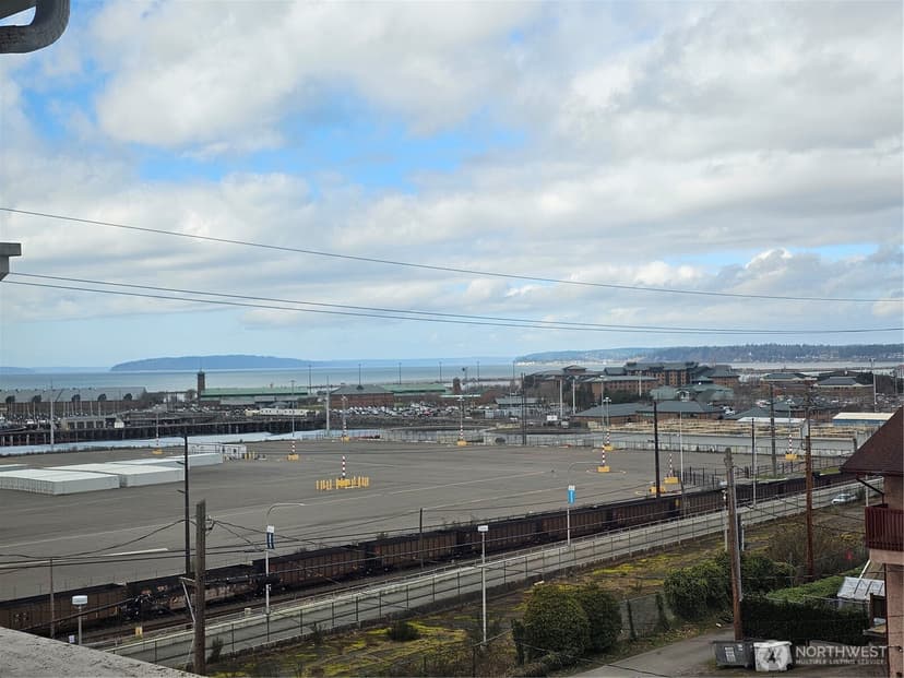 Property photo for 2420 Grand Avenue #301, Everett photo 25