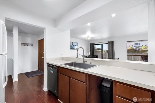 Property photo for 22508 6th Avenue S #1, Des Moines photo 5