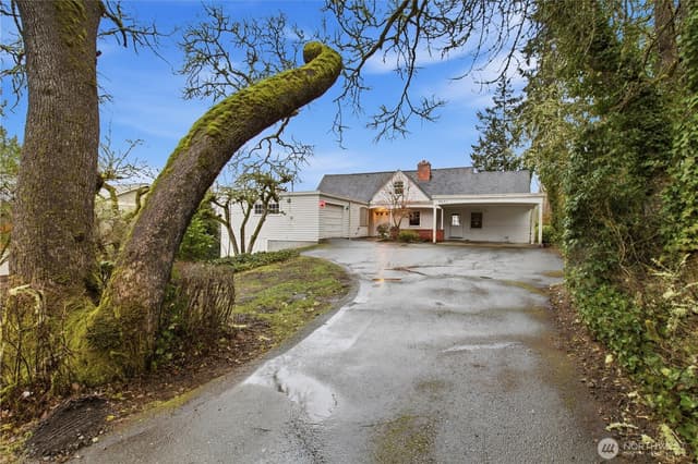 Property photo for 9832 American Avenue SW, Lakewood photo 3