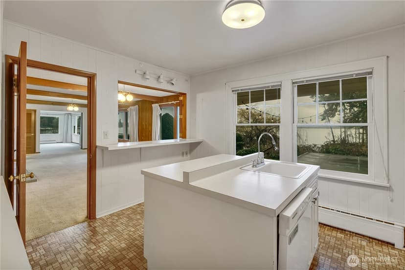 Property photo for 9832 American Avenue SW, Lakewood photo 11