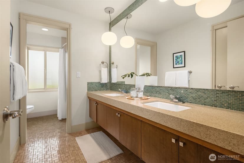 Property photo for 3026 38th Avenue W, Seattle photo 30