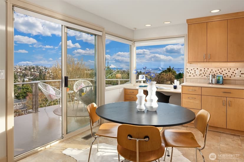Property photo for 3026 38th Avenue W, Seattle photo 19