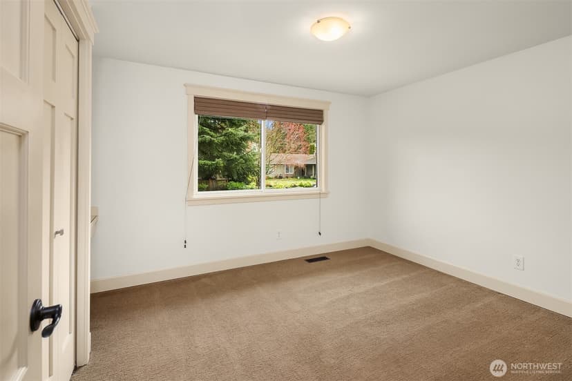 Property photo for 5829 112th Place NE, Kirkland photo 23