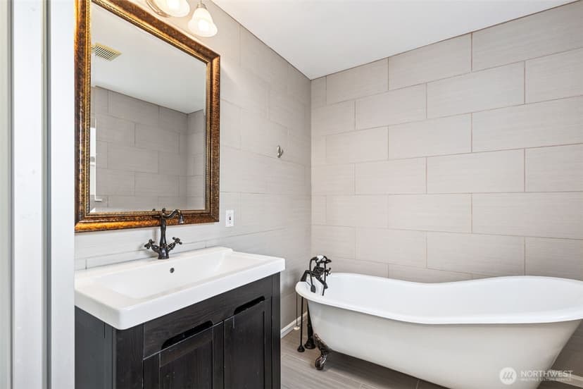 Property photo for 5907 40th Avenue SW #A, Seattle photo 15