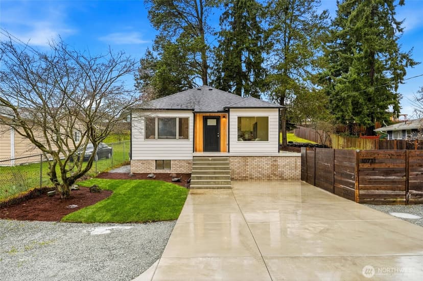 Property photo for 10731 18th Avenue SW, Seattle photo 5