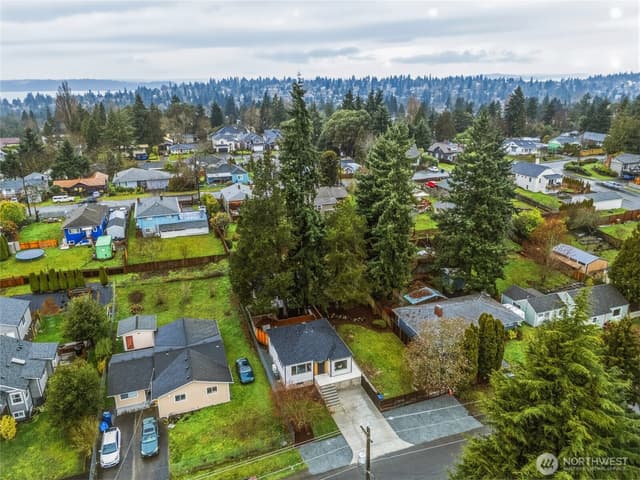 Property photo for 10731 18th Avenue SW, Seattle photo 4