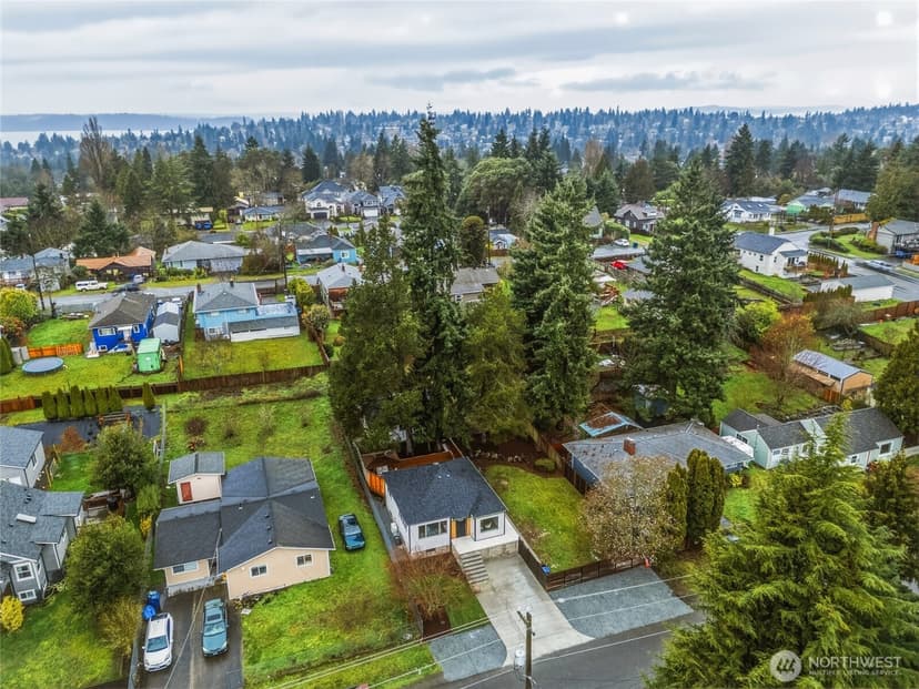 Property photo for 10731 18th Avenue SW, Seattle photo 4