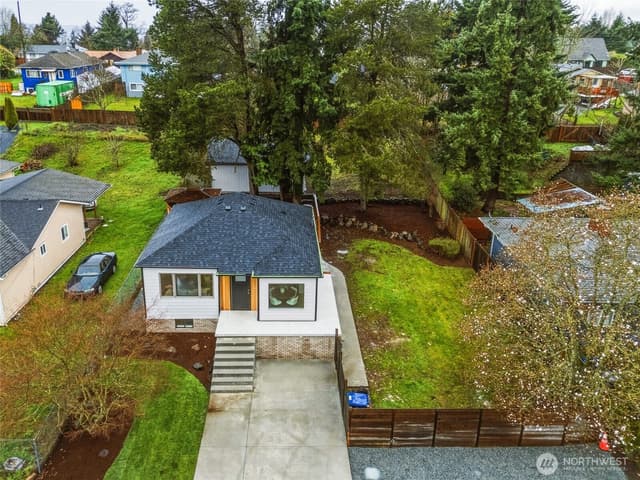 Property photo for 10731 18th Avenue SW, Seattle photo 2
