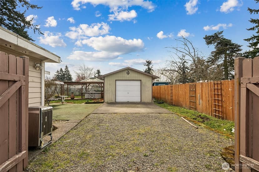 Property photo for 1333 S 315th St, Federal Way photo 19