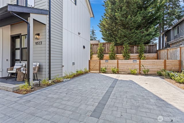 Property photo for 9513 132nd Avenue NE, Kirkland photo 4